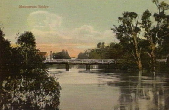 Goulburn River in Flood - Fryers Street Bridge - 1900